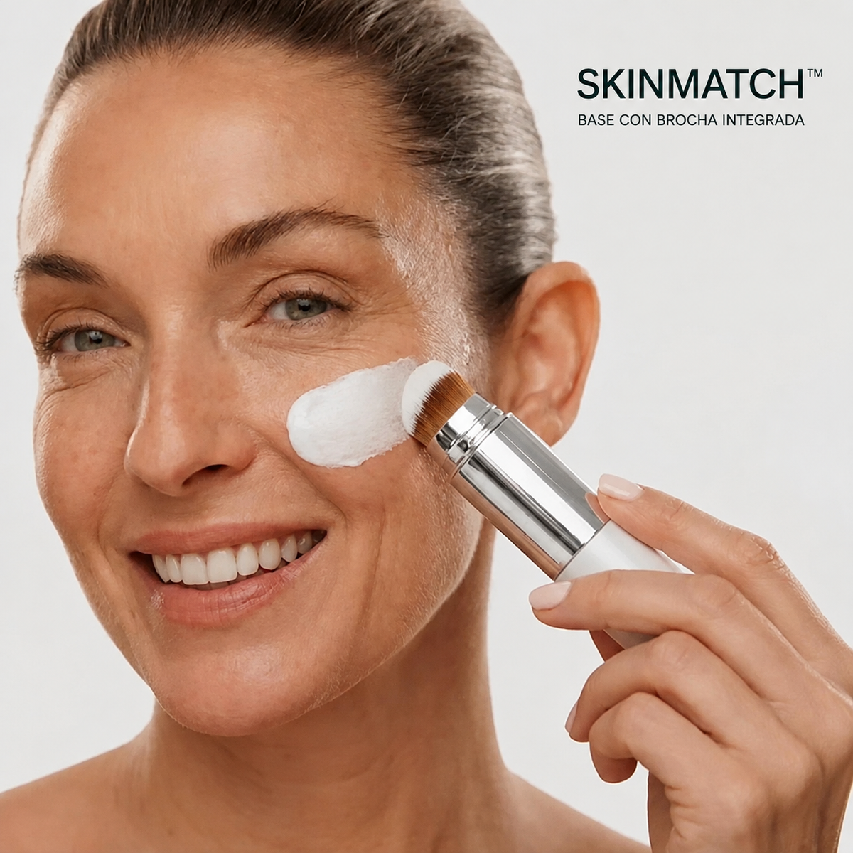 Base SkinMatch con brocha integrada